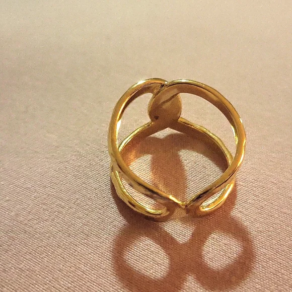 Ring - Picture 2 of 4